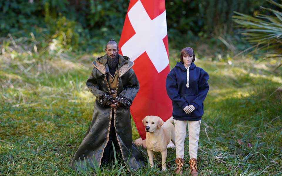 Ben Königsfeld und Amaya Gubser gedenken mit einer Minute des Schweigens den vielen CV29-Opfern